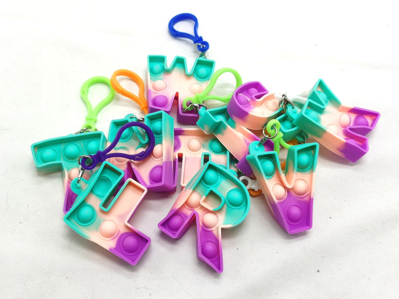 26 Letters Sensory Fidget Pop its Bubble Toys Poppers Key Ring Alphabet Keychain toy - Homeware Discounts