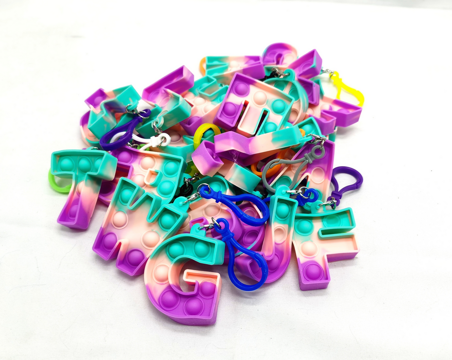 26 Letters Sensory Fidget Pop its Bubble Toys Poppers Key Ring Alphabet Keychain toy - Homeware Discounts