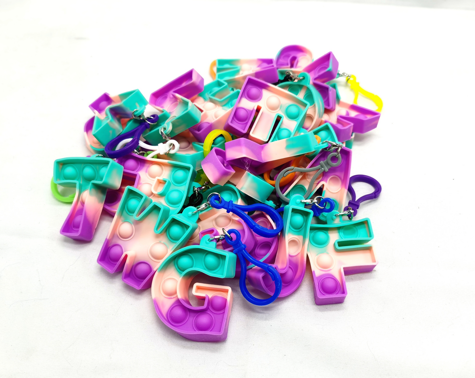26 Letters Sensory Fidget Pop its Bubble Toys Poppers Key Ring Alphabet Keychain toy - Homeware Discounts